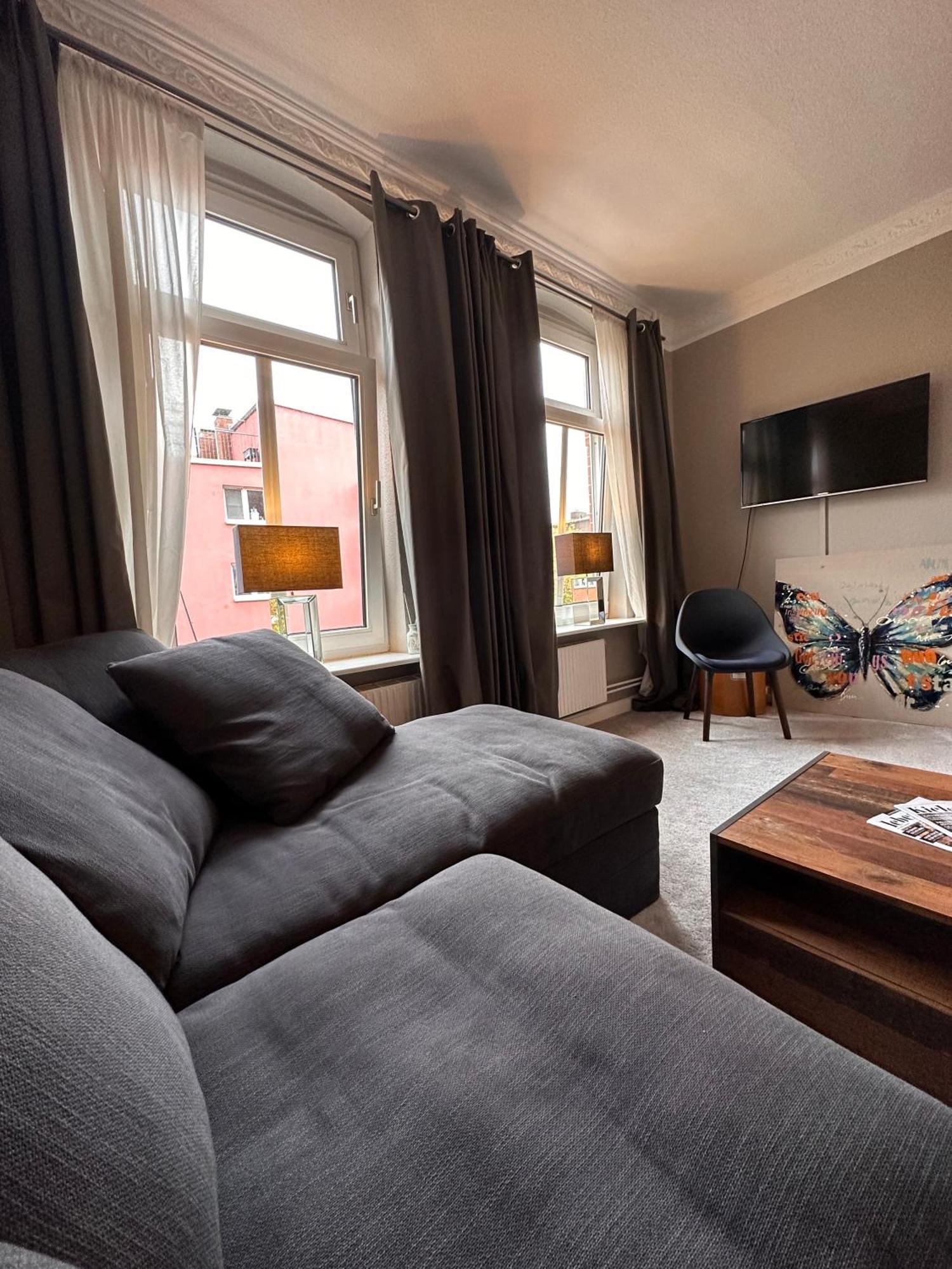 Appartement Moderner Altbaucharme In Zentraler Lage à Kiel Extérieur photo
